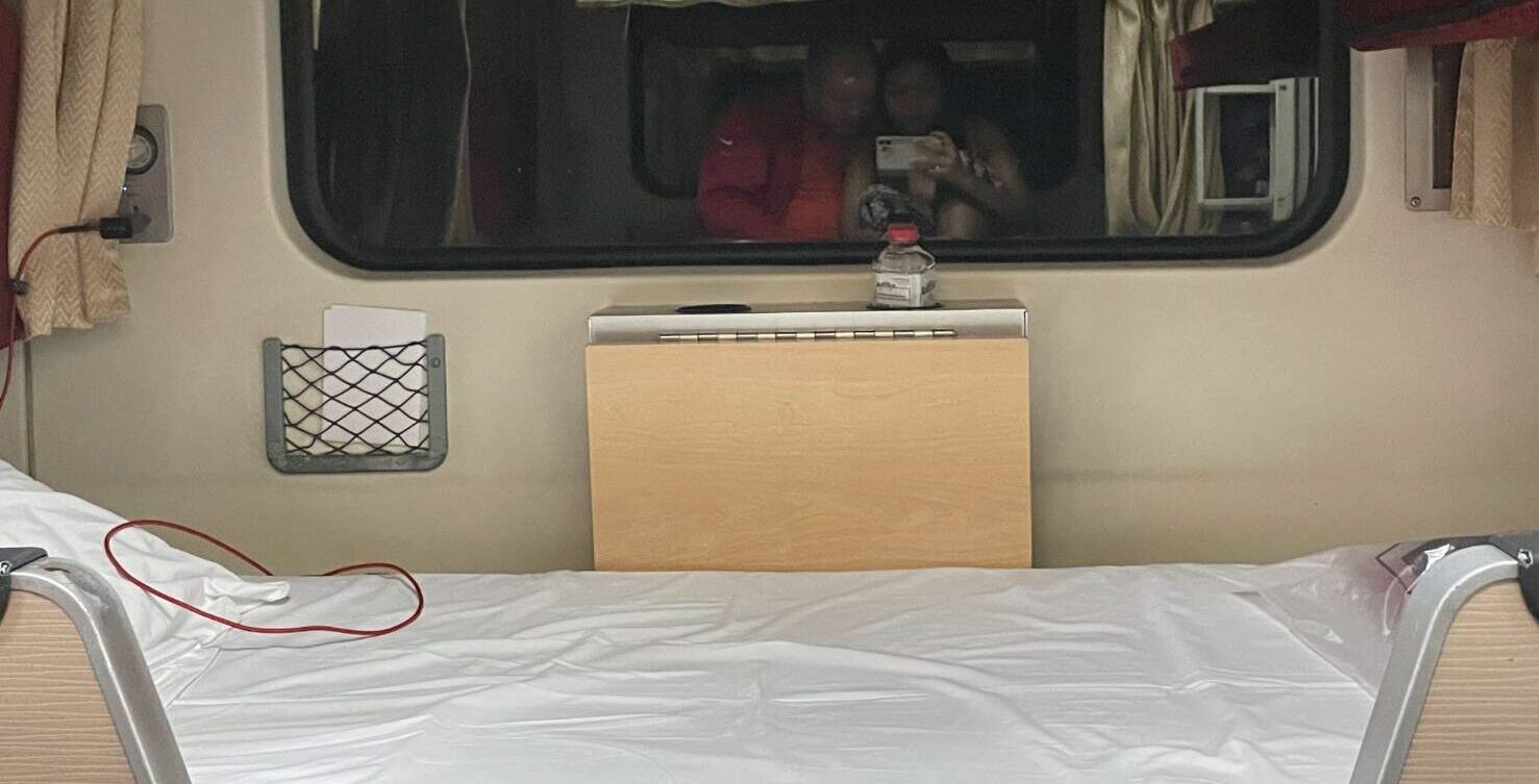 Umgebautes Bett im Nachtzug von Bangkok nach Chiang Mai