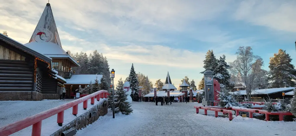 Die Arctic-Circle-Linie im Santa Claus Village