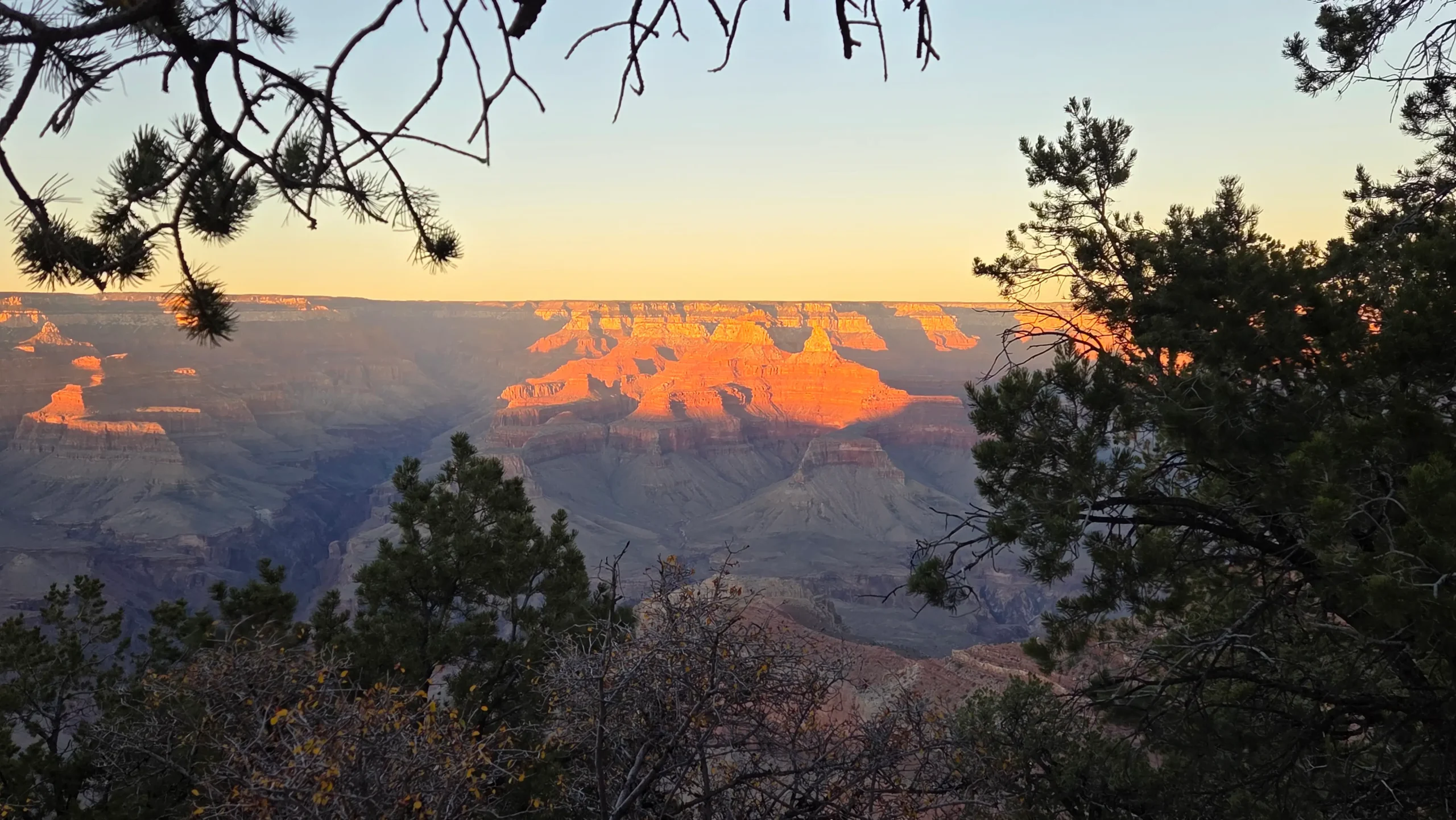 Sonnenuntergang über dem Grand Canyon am Mather Point