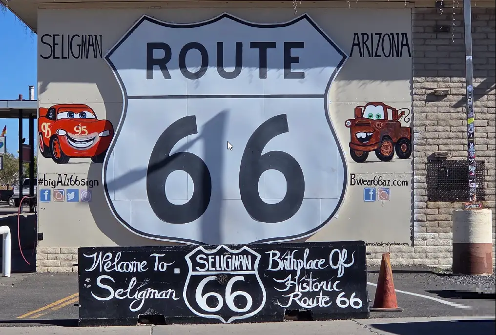 Das Kingman-Schild an der historischen Route 66