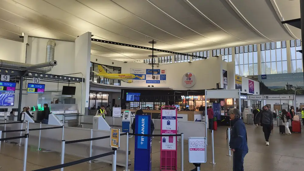 Kleiner Regionalflughafen Memmingen vor dem Abflug nach Dubrovnik