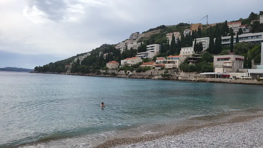 Sunset-Strand in der Bucht Uvala Lapad bei Dubrovnik