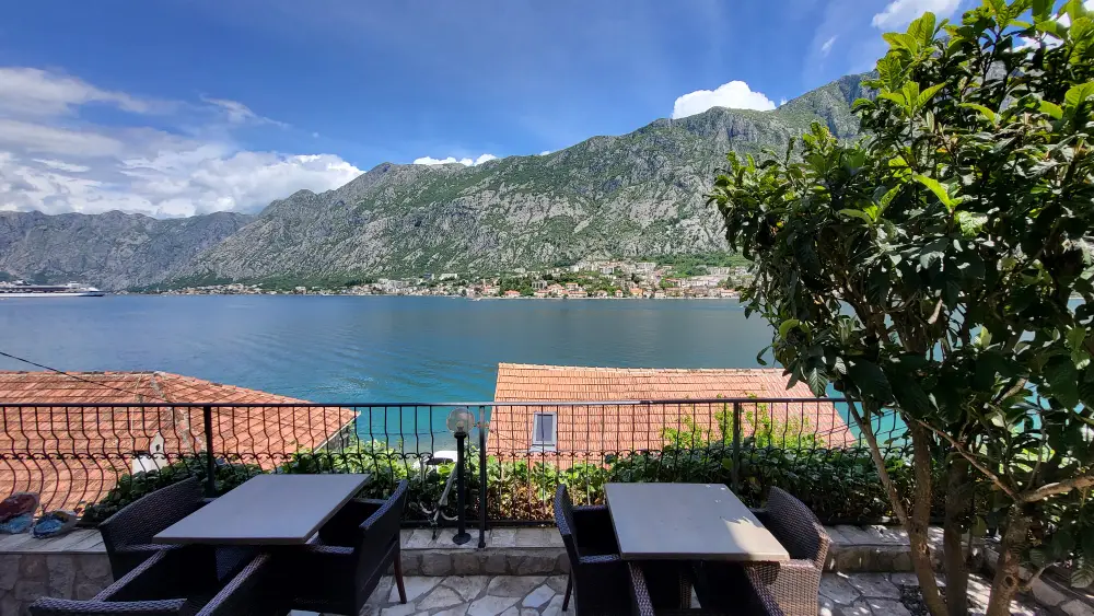 Studio mit Meerblick auf die Bucht von Kotor